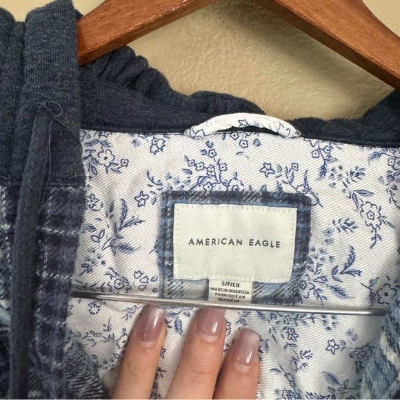 American Eagle Oversized Mixed Media Button Front Hooded Flannel Blue Size Small - Picture 3 of 6